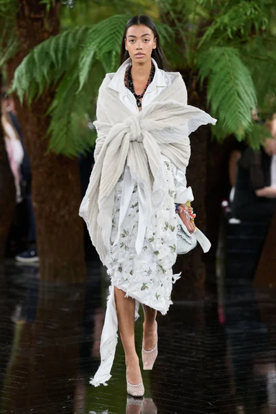 Look 37